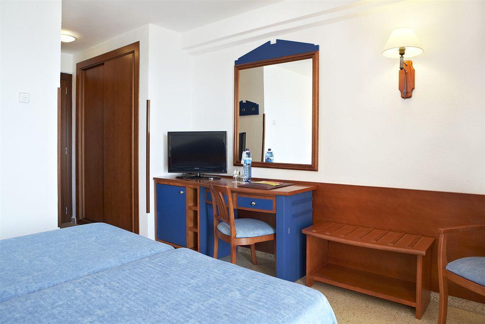 Universal Hotel Romantica Colonia de Sant Jordi Bagian luar foto