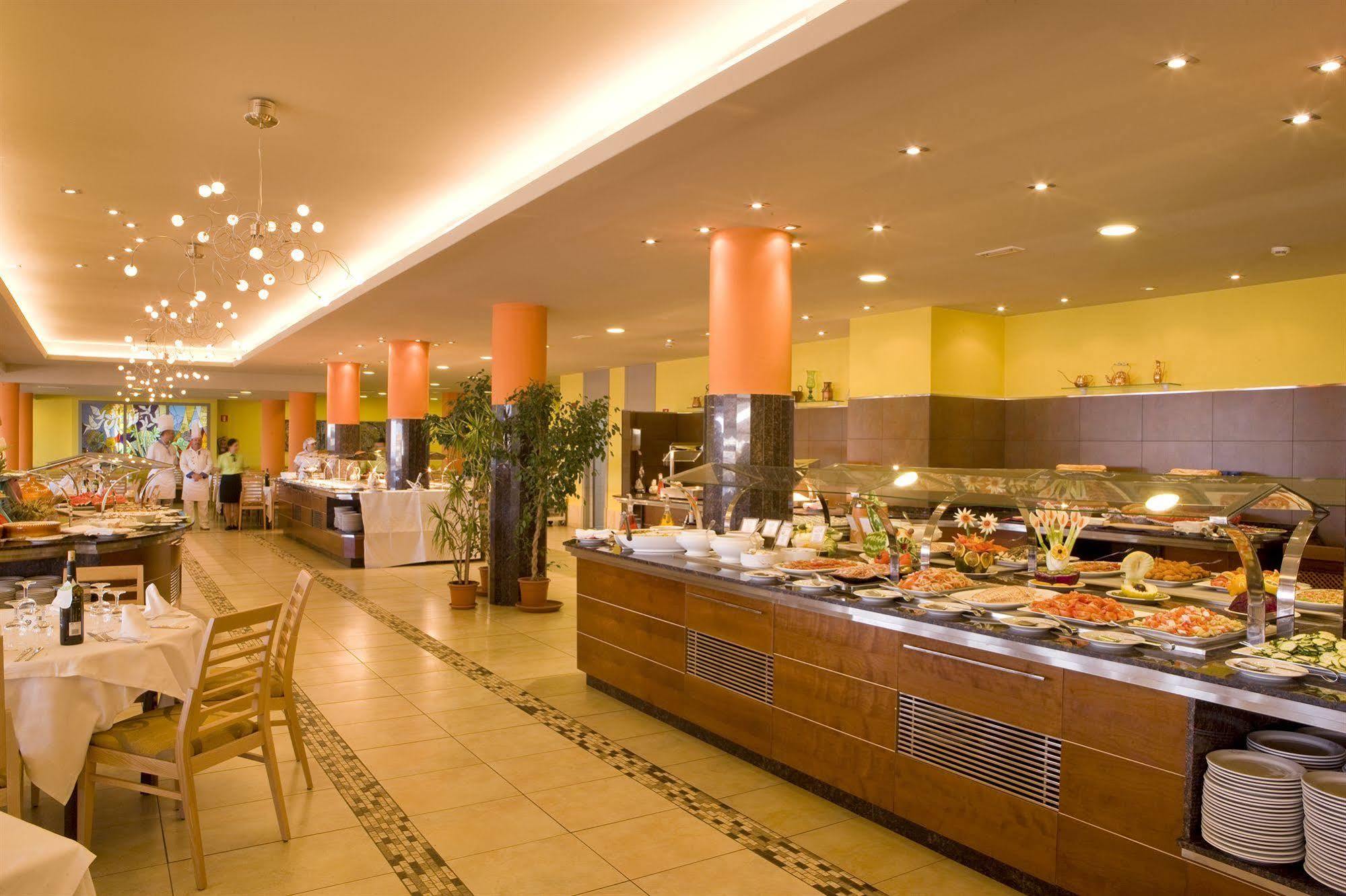 Universal Hotel Romantica Colonia de Sant Jordi Bagian luar foto