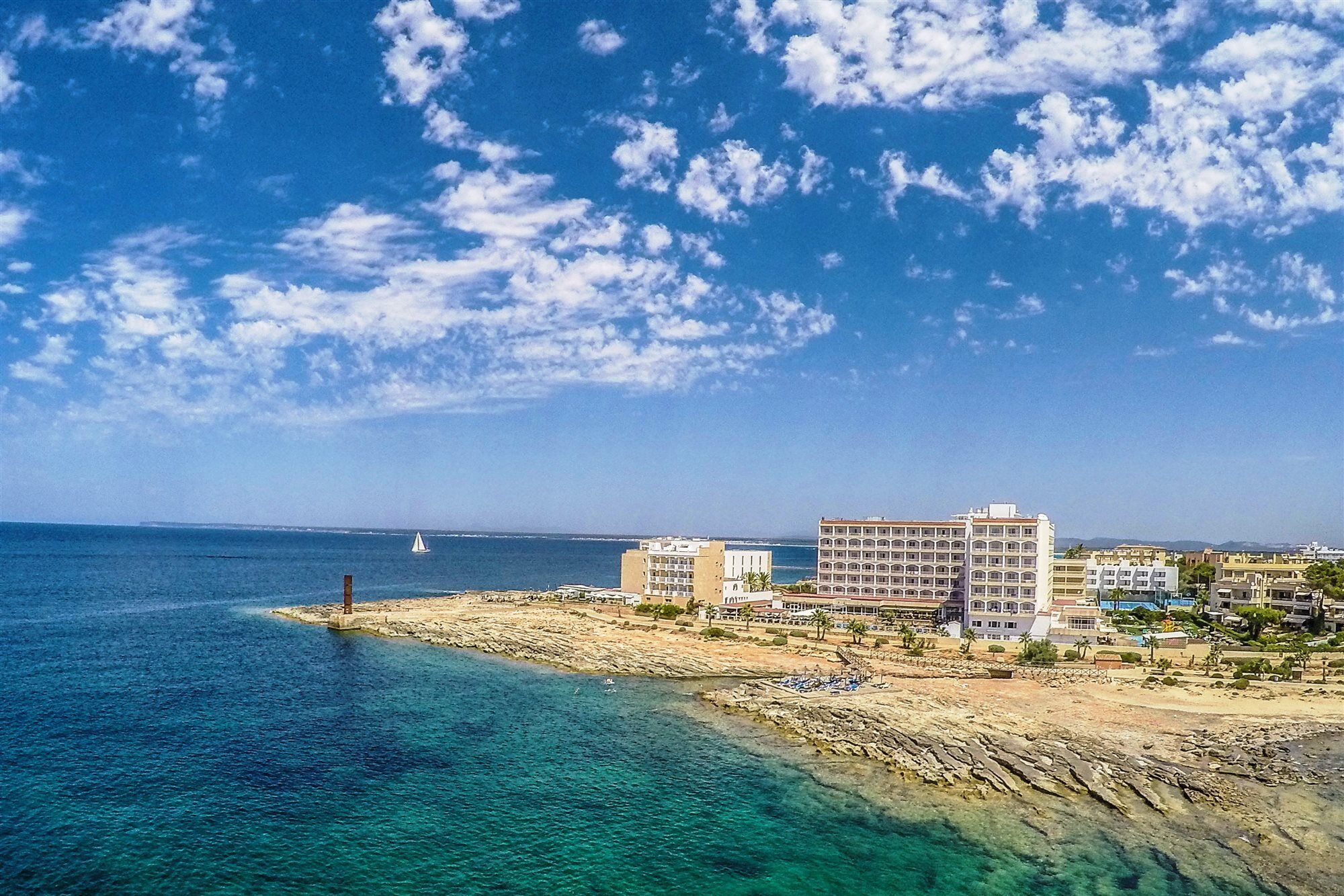 Universal Hotel Romantica Colonia de Sant Jordi Bagian luar foto